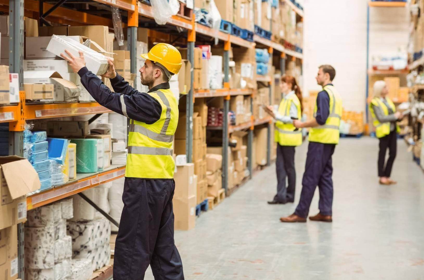 Warehouse-Workers-Utilizing-Customizable-Construction-in-shaker-heights